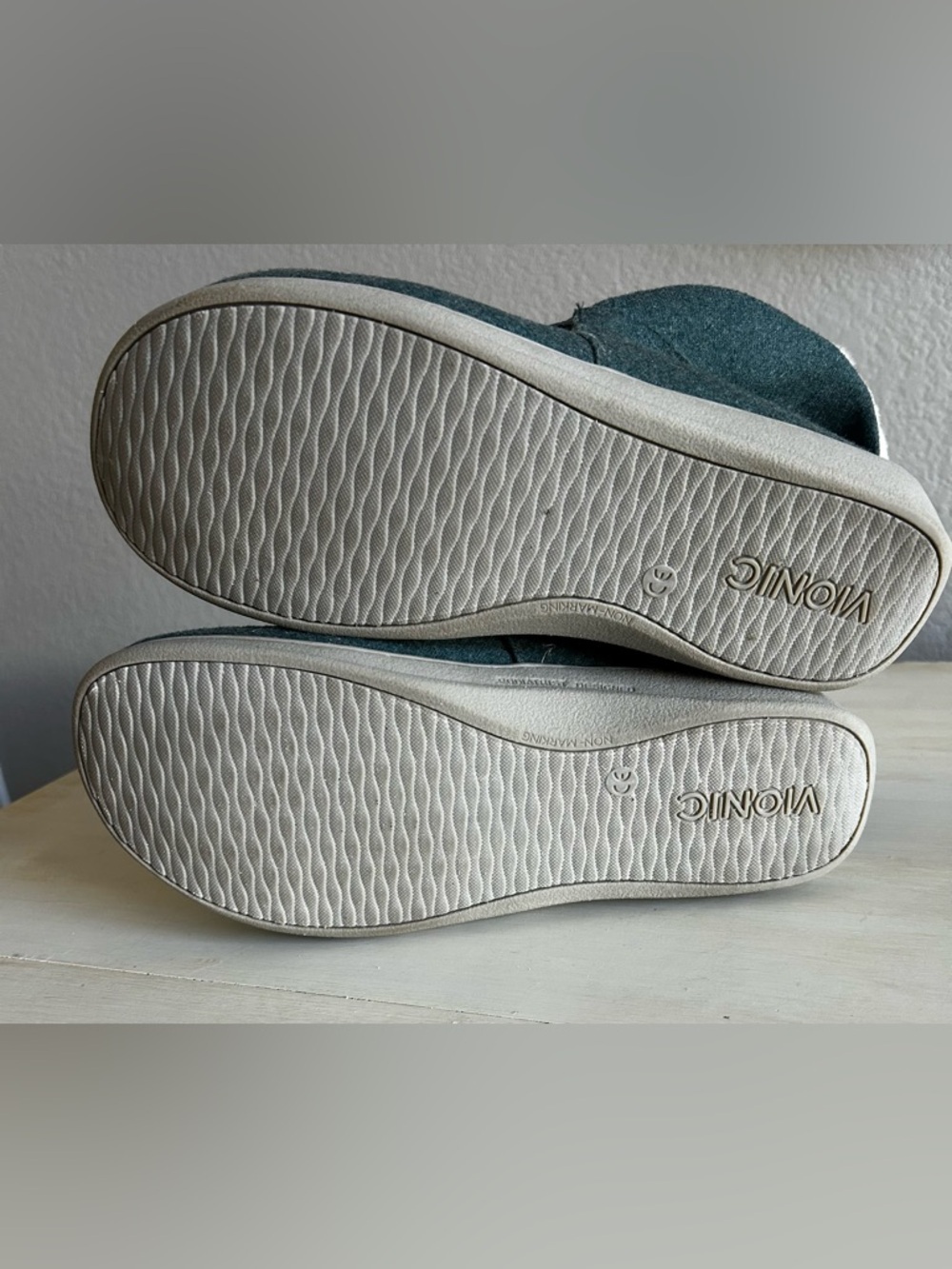 Vionic Believe slippers, faux fur, mineral blue color, women’s size 11. - Picture 6 of 7